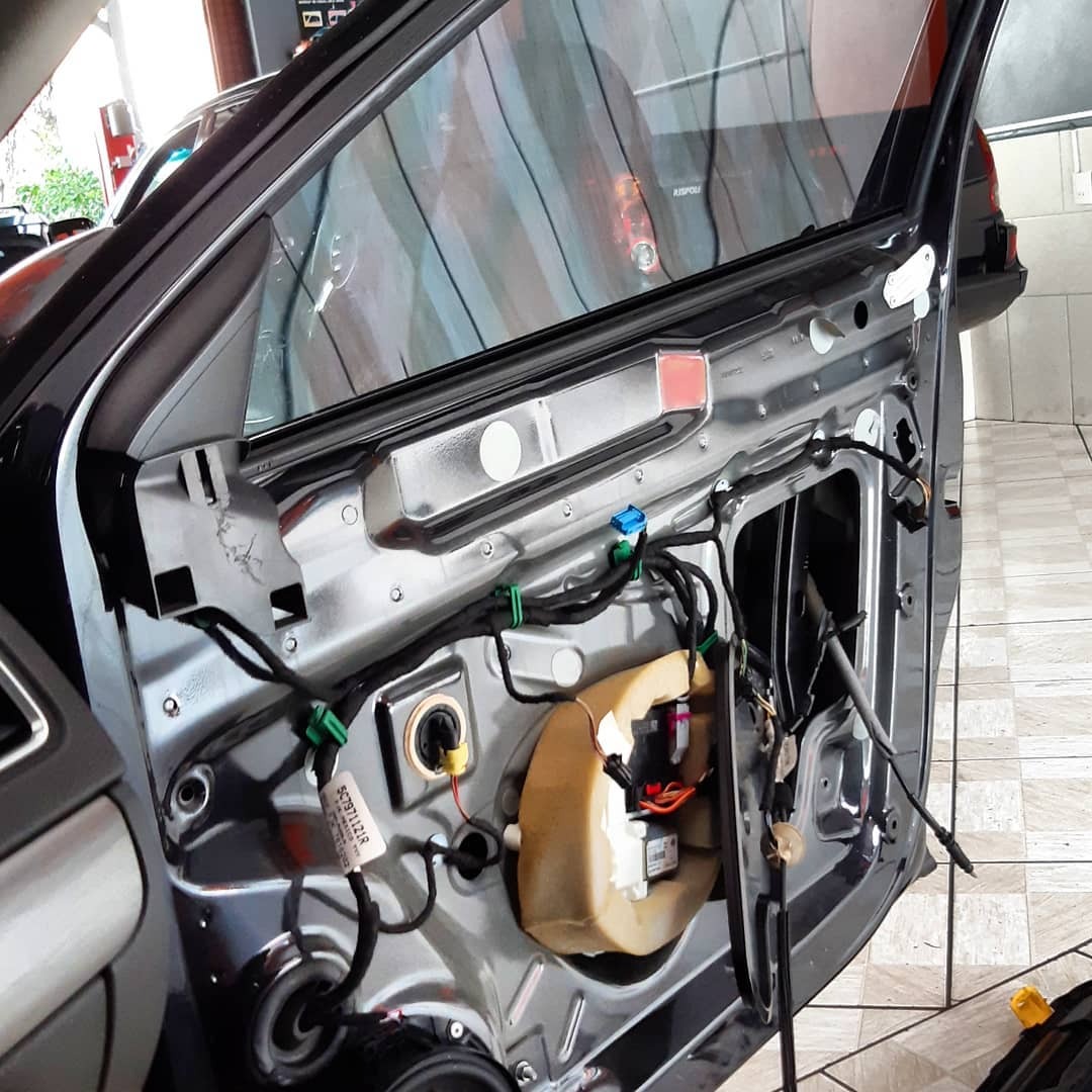 Reparo de vidro elétrico e trava